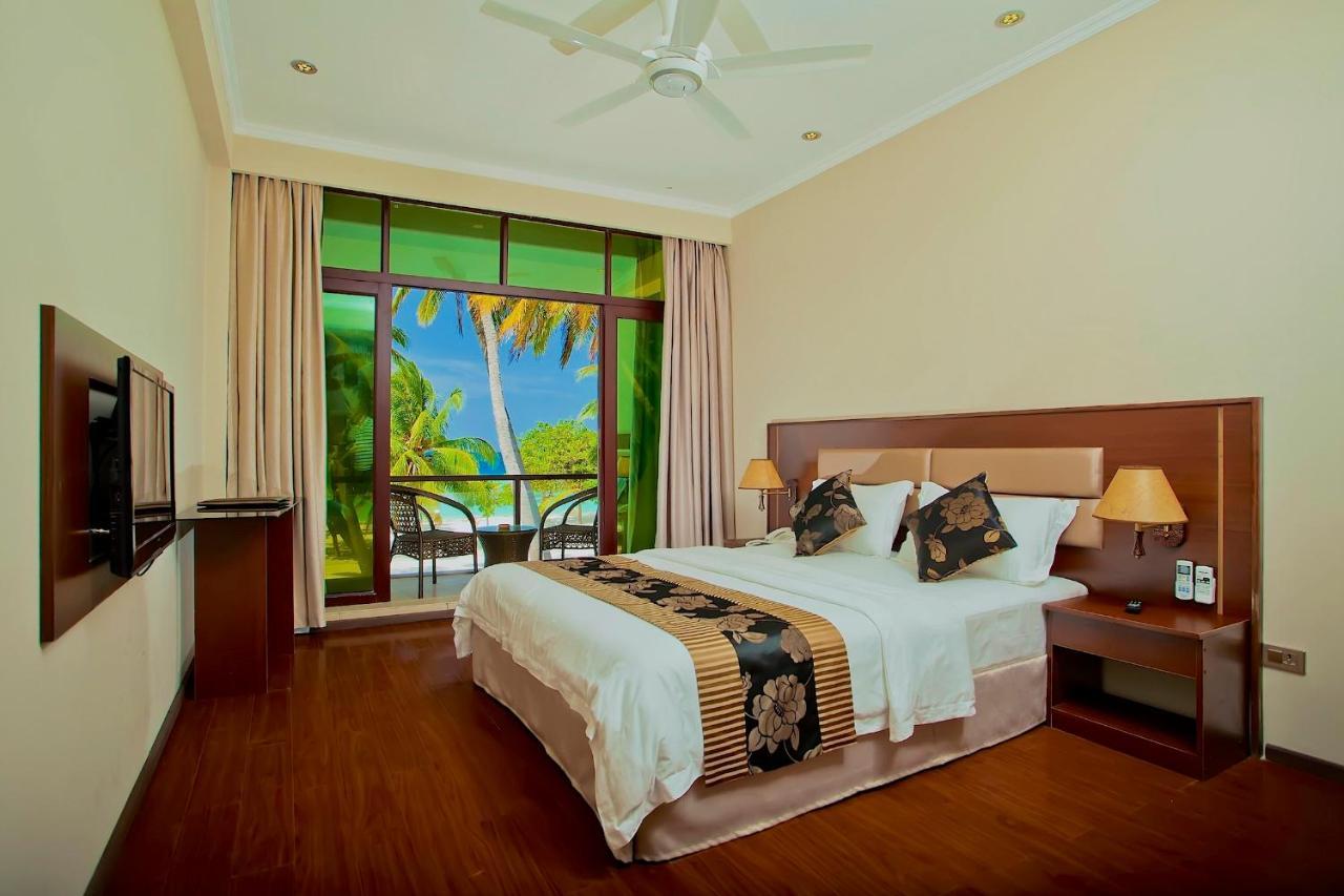 Kaani Beach Hotel At Maafushi Buitenkant foto