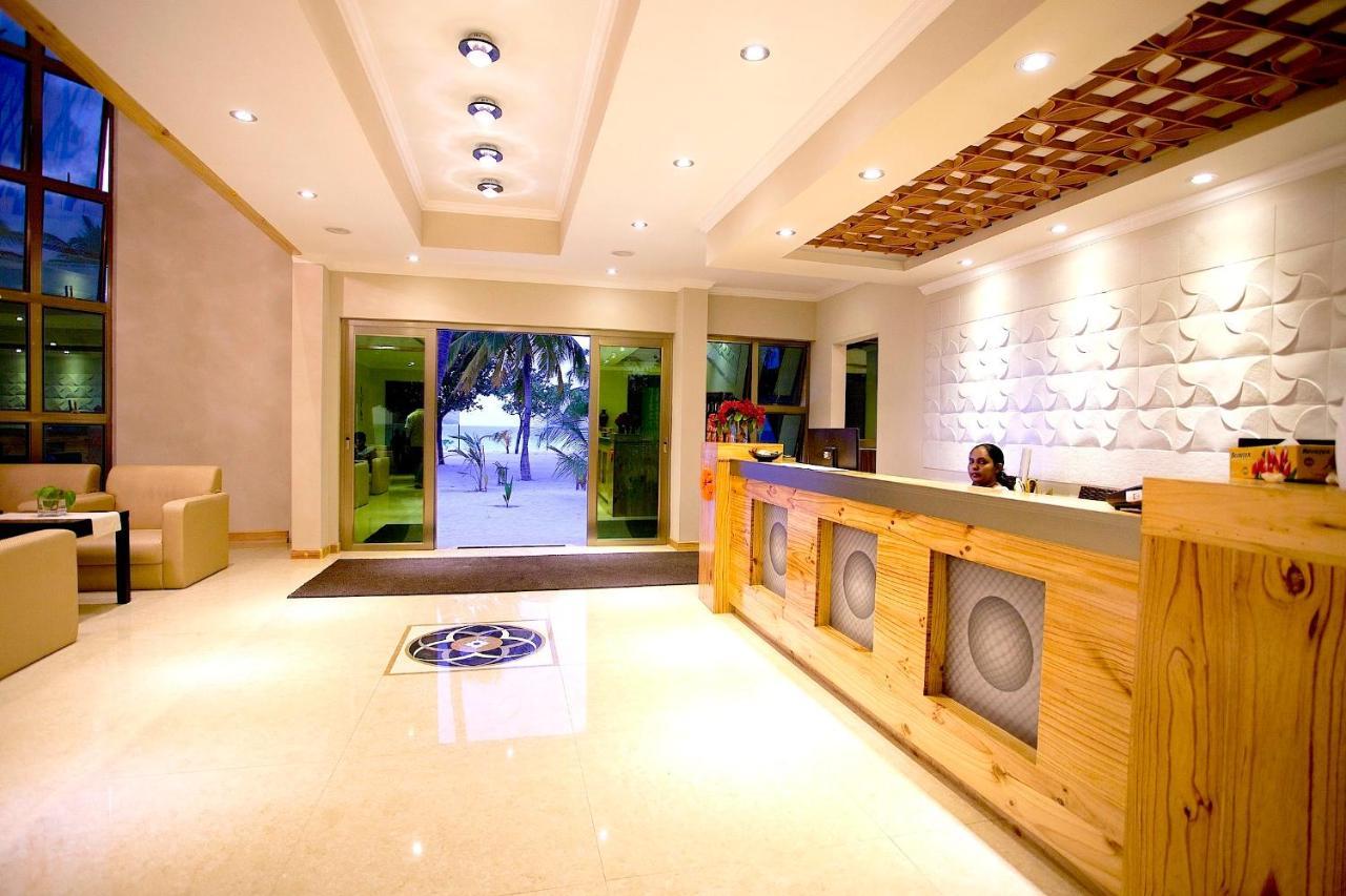 Kaani Beach Hotel At Maafushi Buitenkant foto