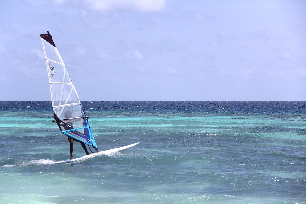 Kaani Beach Hotel At Maafushi Buitenkant foto