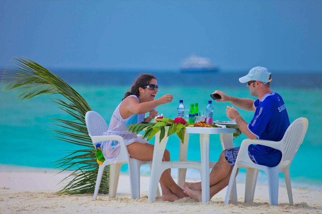 Kaani Beach Hotel At Maafushi Buitenkant foto