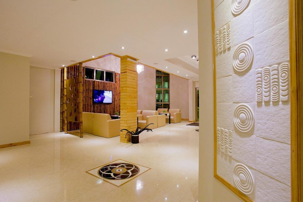 Kaani Beach Hotel At Maafushi Buitenkant foto